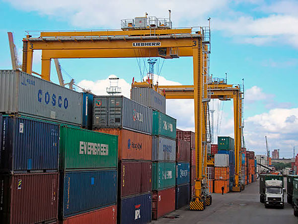 Козловой кран на резиновых шинах (RTG)