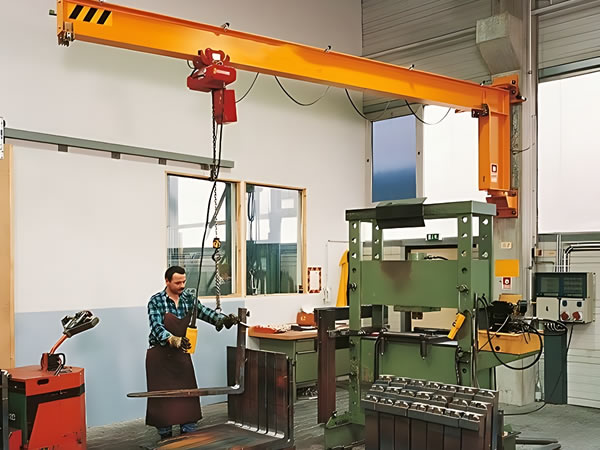 Кран консольный настенный